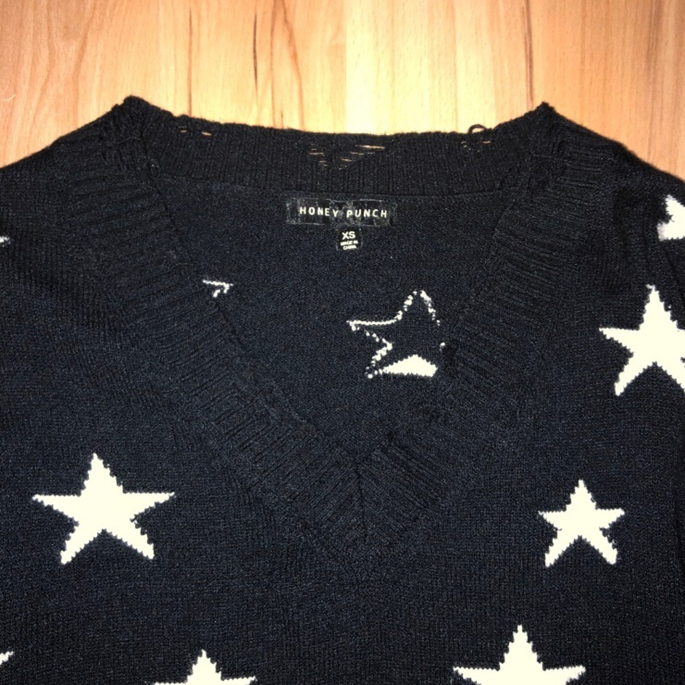 Honey Punch Distressed Star Sweater - Picture 4 of 6
